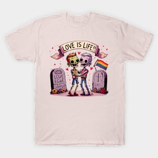 Love is life! Zombie gay couple T-Shirt